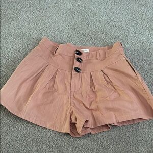 So Perla Women's Coral Pleated Shorts size Large